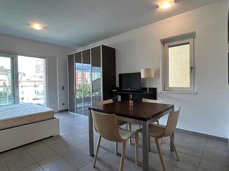 MONOLOCALE ARREDATO IN ZONA CASSARATE (7)