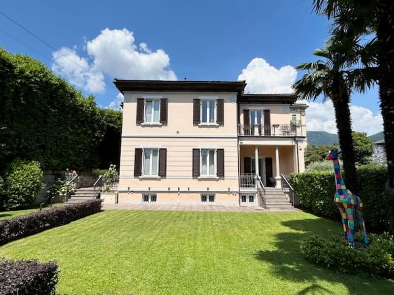 AFFITTASI MENSILMENTE Villa pronta all'uso in centro Lugano con importante vista lago (2)