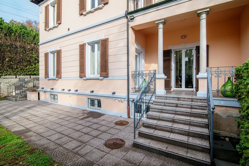 AFFITTASI MENSILMENTE Villa pronta all'uso in centro Lugano con importante vista lago (6)