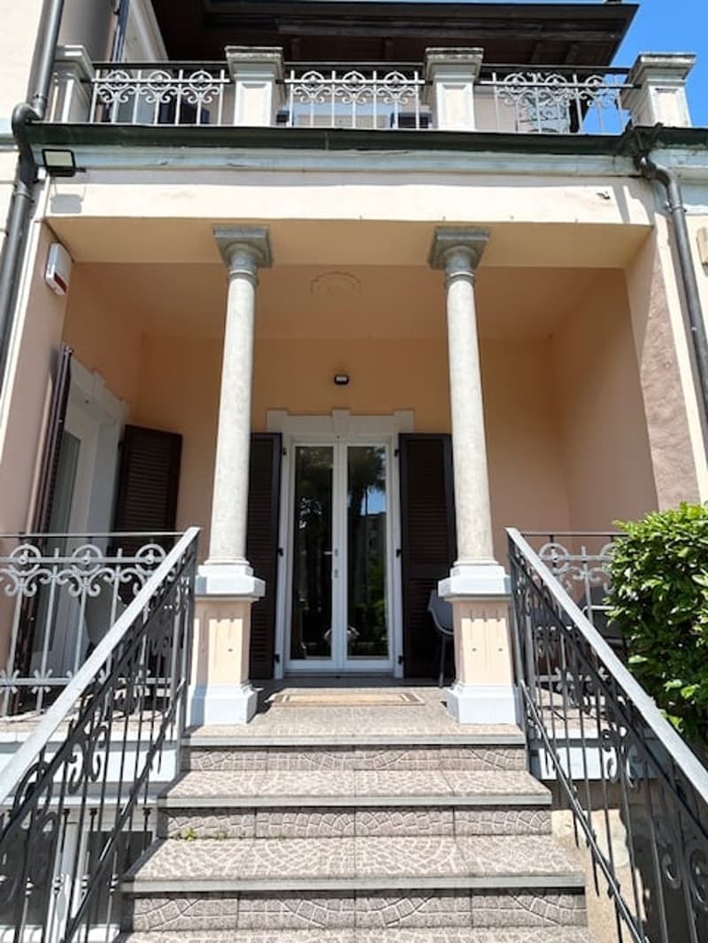 AFFITTASI MENSILMENTE Villa pronta all'uso in centro Lugano con importante vista lago (25)