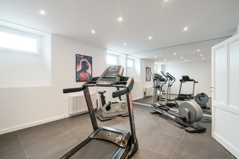 AFFITTASI MENSILMENTE Villa pronta all'uso in centro Lugano con importante vista lago (22)