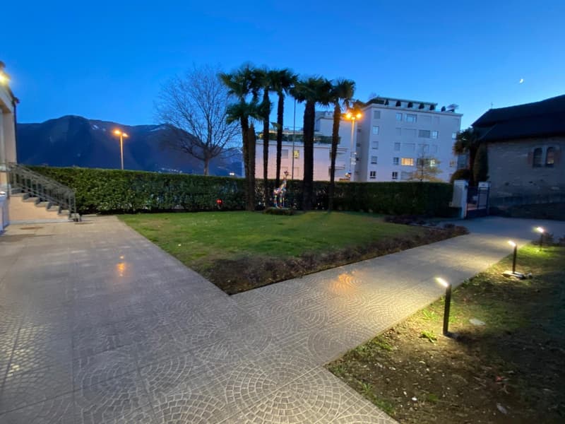 AFFITTASI MENSILMENTE Villa pronta all'uso in centro Lugano con importante vista lago (24)