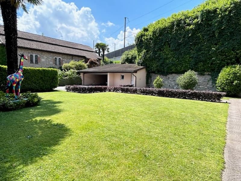 AFFITTASI MENSILMENTE Villa pronta all'uso in centro Lugano con importante vista lago (26)