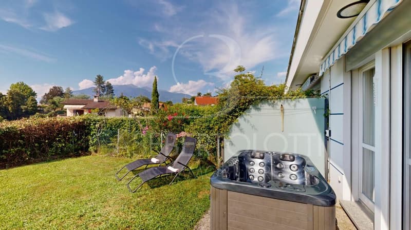 Sonnenverwöhnte Gartenwohnung mit Seesicht, Pool und Jacuzzi in Vairano (7)