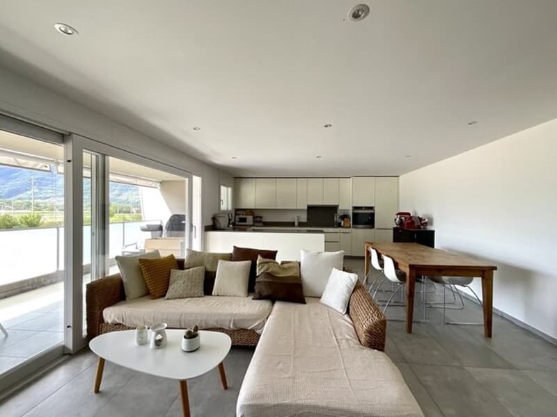 Moderne Wohnung mit großer Terrasse in Contone zu verkaufen (1)