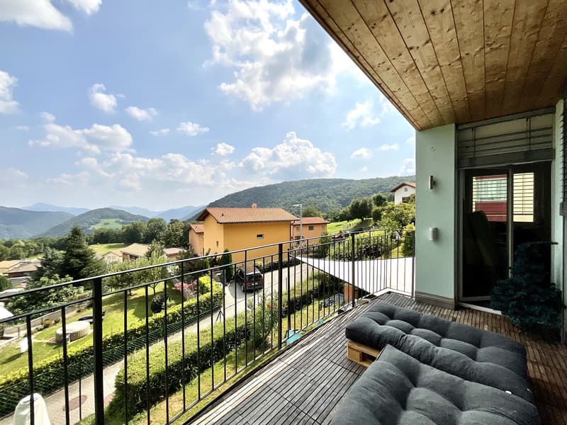10 MIN FROM CASLANO - BEAUTIFUL HOUSE IN THE GREEN FOR SALE (1)