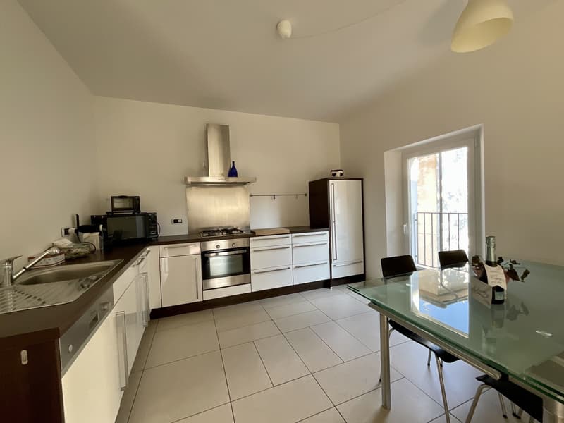FOR SALE - INDEPENDENT PROPERTY TWO STEPS FROM THE CENTER (4)