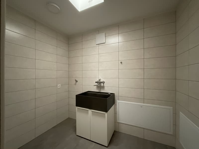 CASLANO - VENDESI AMPISSIMO 6.5 LOCALI CON PISCINA (3)