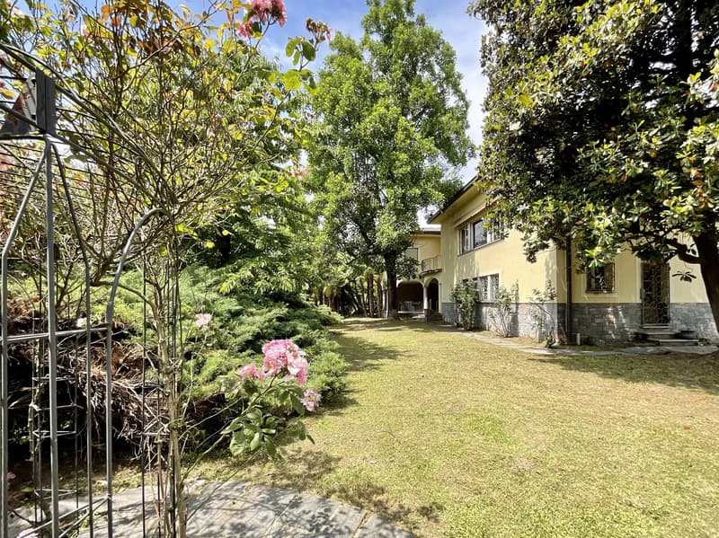 MORBIO INFERIORE - VENDESI VILLA DA RISTRUTTURARE (1)