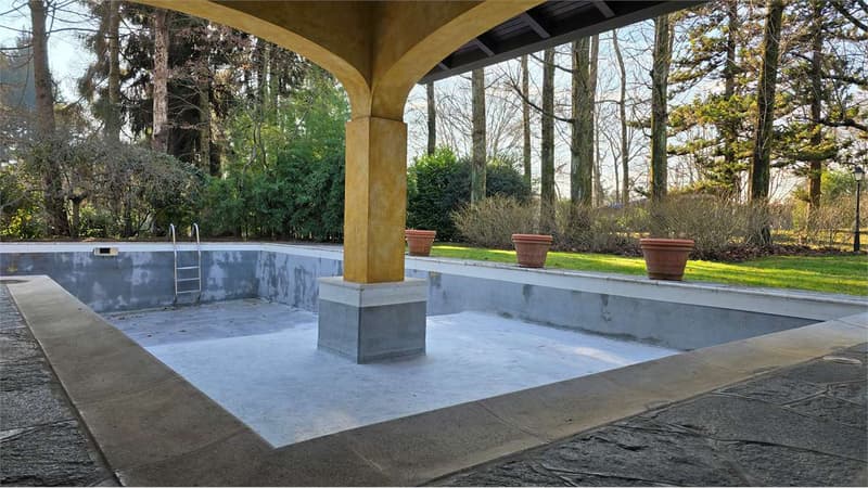 Exklusive Villa mit Pool im Golf Club Pinetina (3)