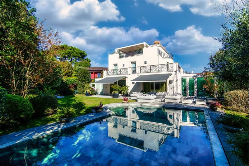 VILLA UNIFAMILIARE CON PISCINA (1)