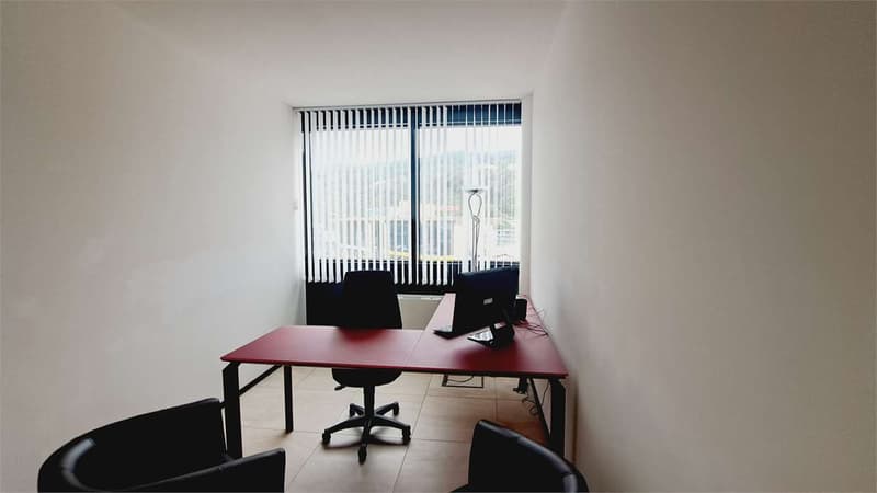 Single office in a noble building - Pambio (2)