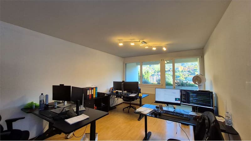 We are looking for a sublessee - bright office in the center of Chiasso (11)