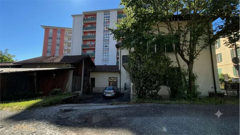 Einfamilienhaus mit großem Gartengrundstück und Baurecht im Herzen von Chiasso (5)