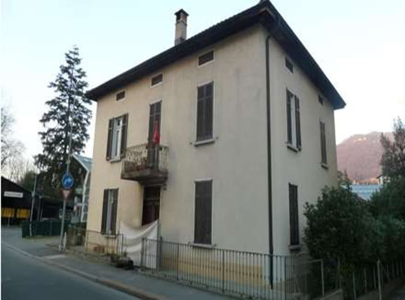 Einfamilienhaus mit großem Gartengrundstück und Baurecht im Herzen von Chiasso (3)