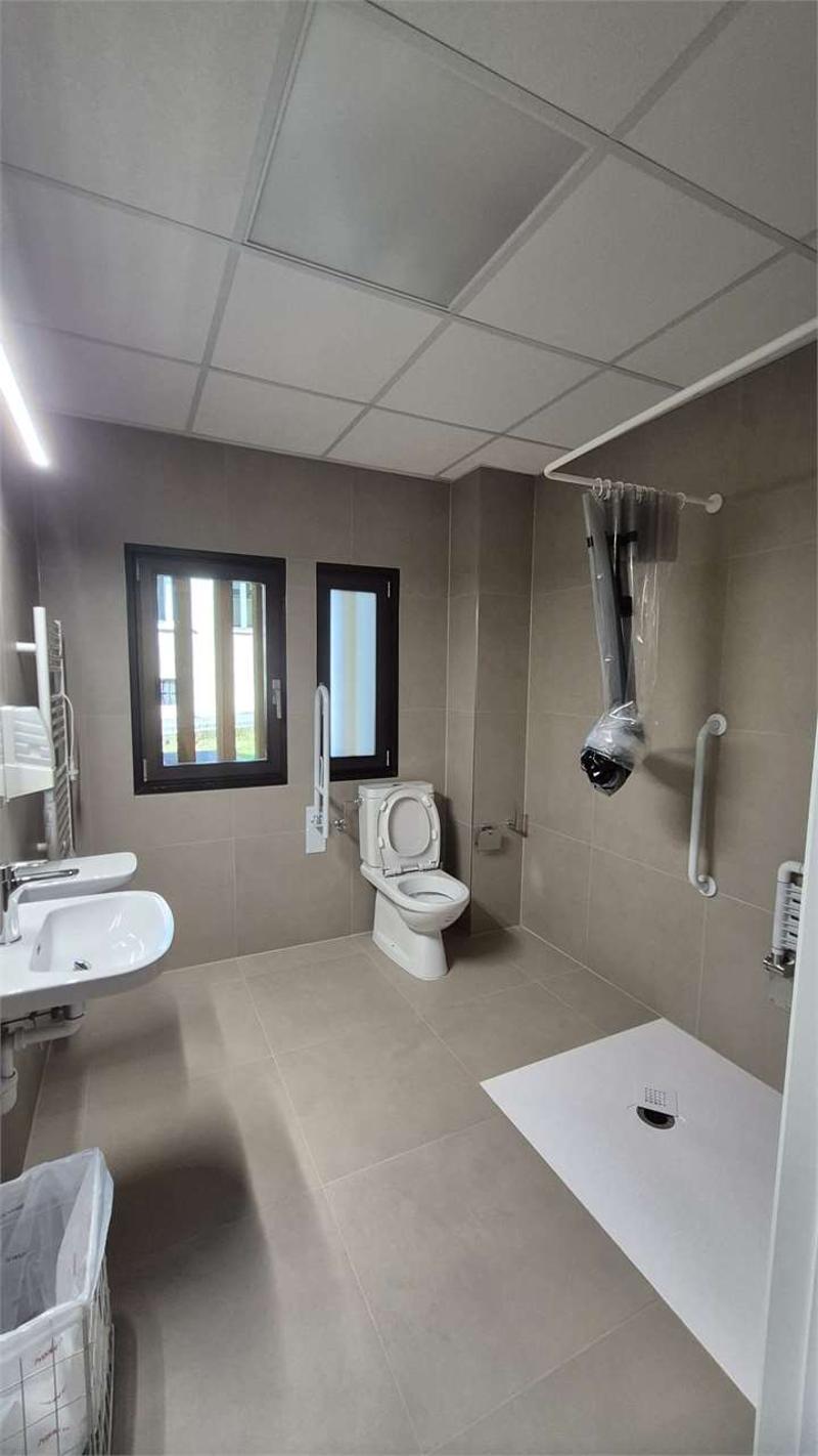 Commercial space for rent available immediately (6)