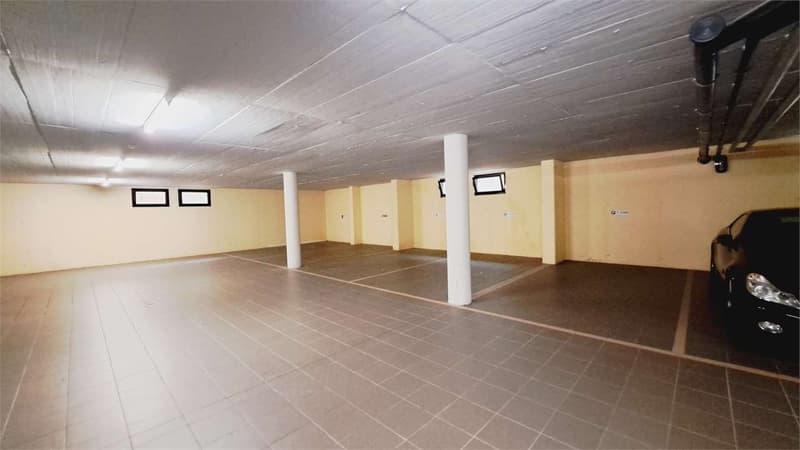 Affittasi spazio commerciale suddivisibile a Pambio Noranco (13)