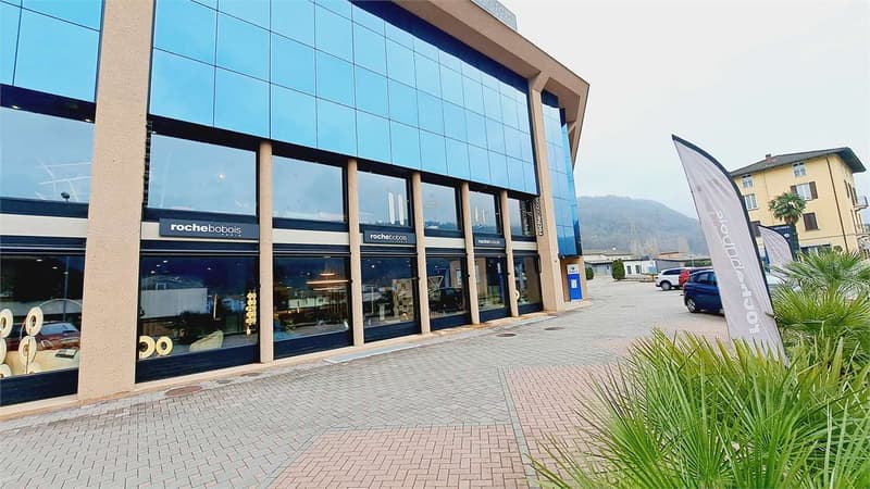 Affittasi spazio commerciale suddivisibile a Pambio Noranco (11)