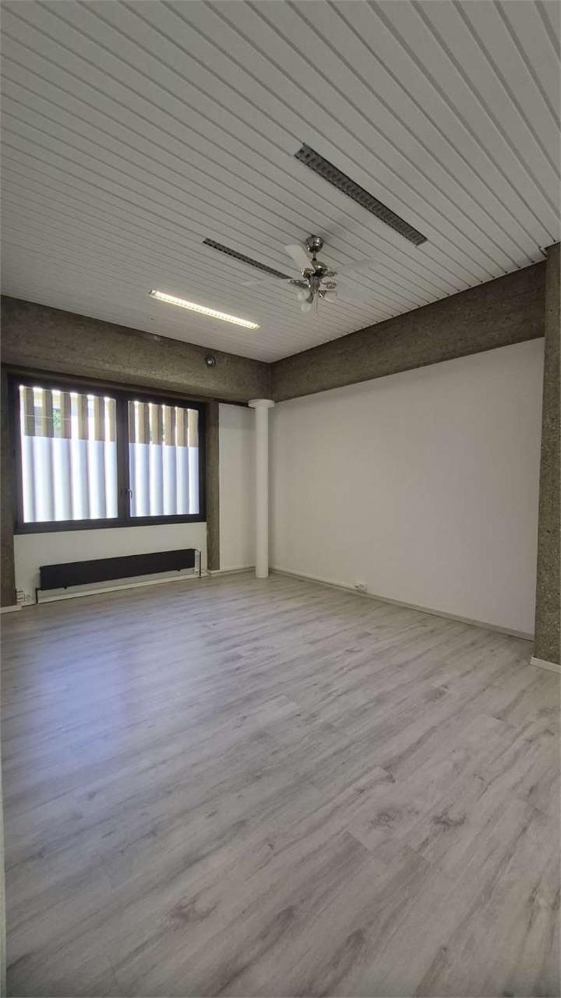 Spazio commerciale in locazione disponibile da subito (5)