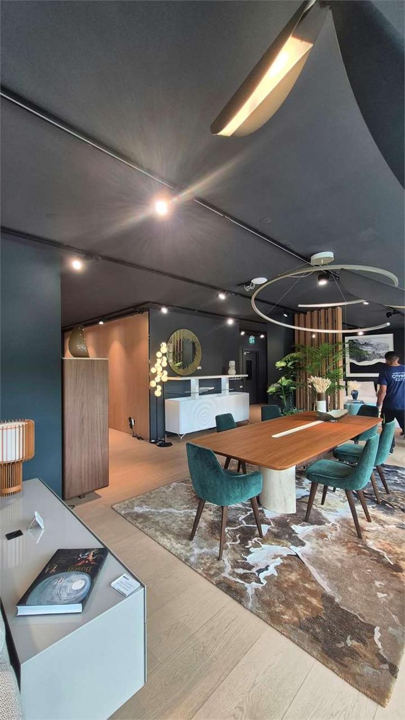 Ampio Showroom / Negozio con vetrina in affitto (5)