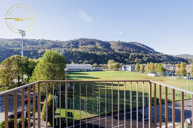 Helles Dachgeschoss mit 5 Zimmern und großer Terrasse in Chiasso (2)