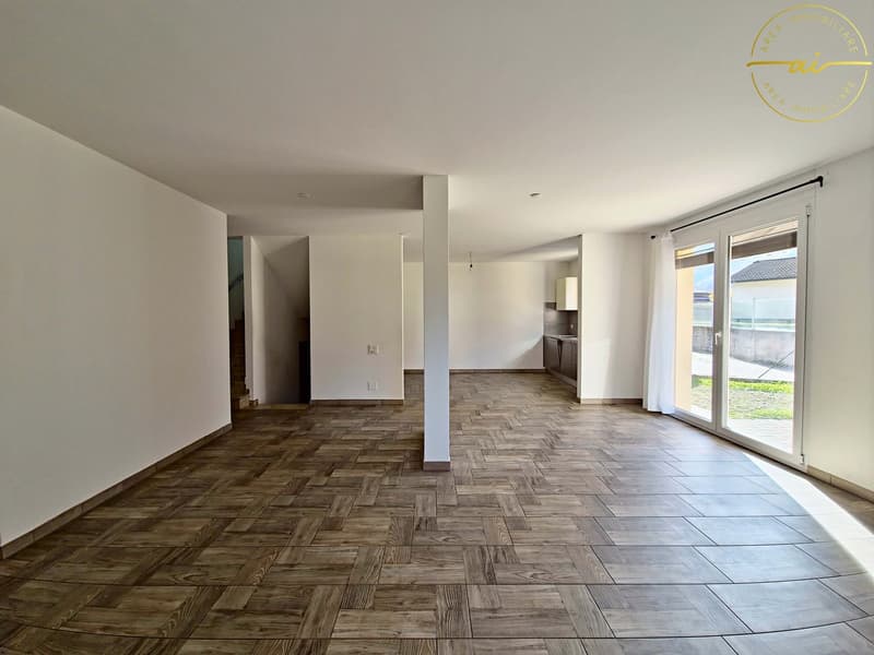 Beautiful Semi-Detached House with Private Garden in Cresciano (3)