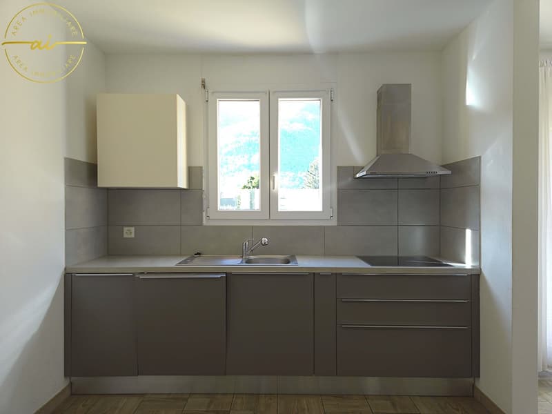 Beautiful Semi-Detached House with Private Garden in Cresciano (7)