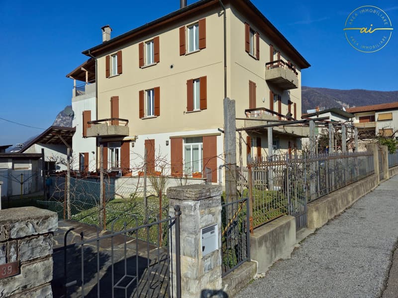 4-room apartment with large covered terrace in Mendrisio for rental income (10)