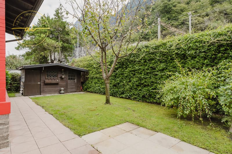 Maison unifamiliale avec jardin et piscine à Cresciano (7)