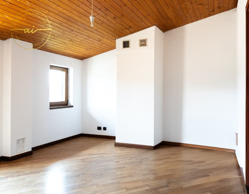 Mehrfamilienhaus mit 3 Wohnungen zur Verkauf, ideal auch als Investition (17)