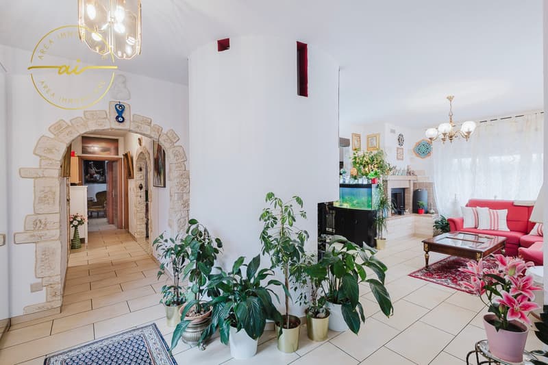 Maison unifamiliale avec jardin et piscine à Cresciano (3)