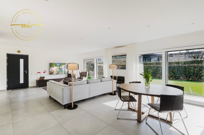 Modern Single-Family Villa with Garden in Ligornetto (5)