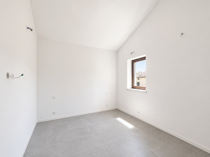 Maison unifamiliale moderne de nouvelle construction avec jardin (5)