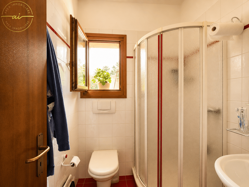 Welcoming and well-maintained single-family house with garden (16)