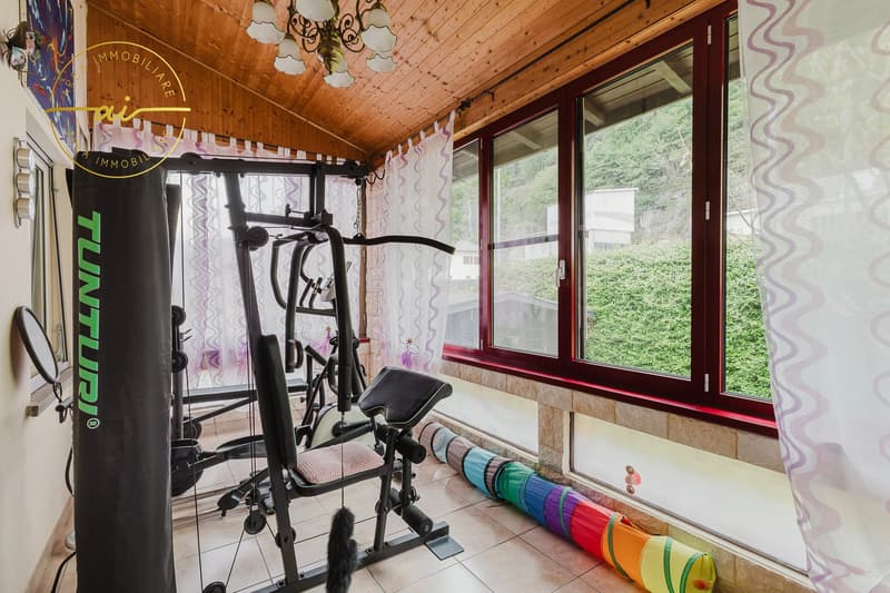 Einfamilienhaus mit Garten und Pool in Cresciano (18)