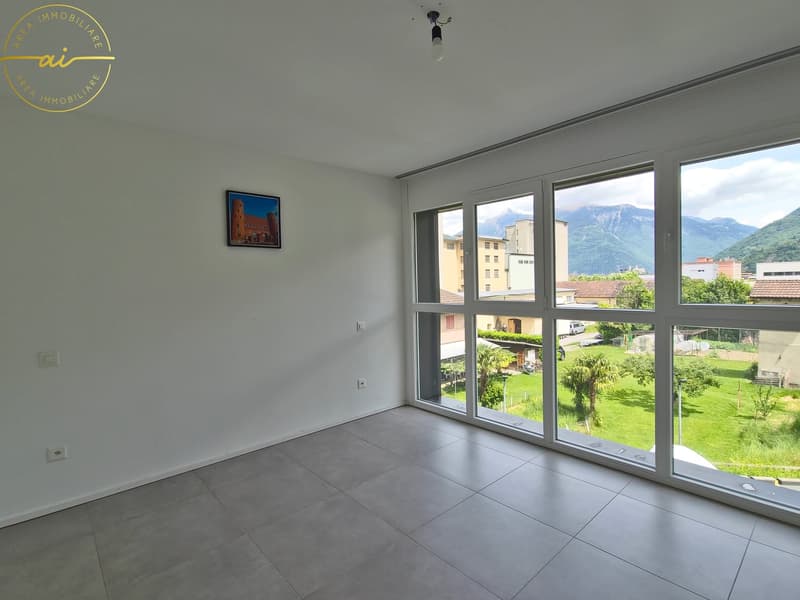 Moderne 3.5-Zimmer-Wohnung mit großer Terrasse in Giubiasco (8)
