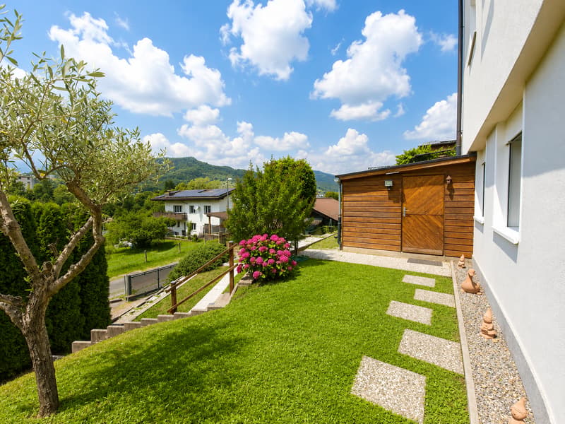 Wohnung mit 3.5 Zimmern und großem Garten in Davesco (6)
