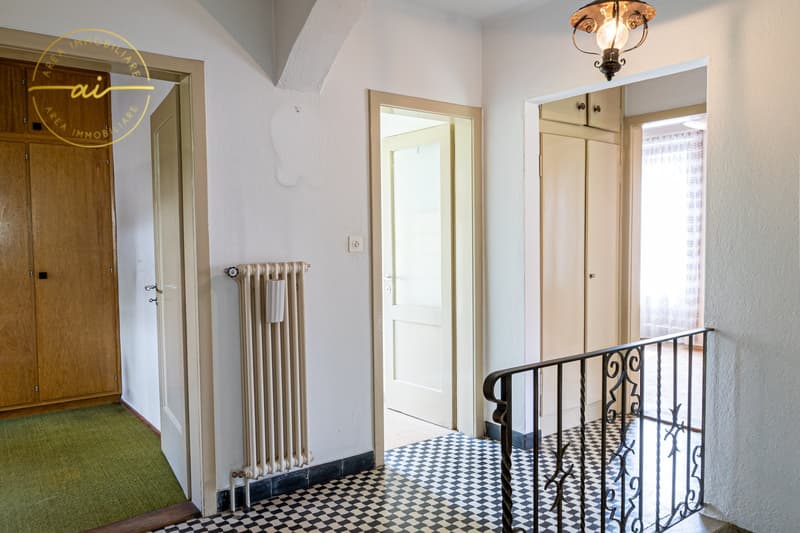 Maison unifamiliale avec local commercial attenant (22)