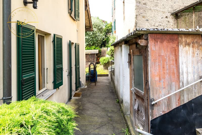 Maison unifamiliale avec local commercial attenant (6)