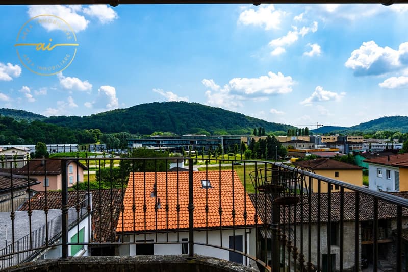 Mehrfamilienhaus mit 3 Wohnungen zum Verkauf, ideal auch als Investition (2)
