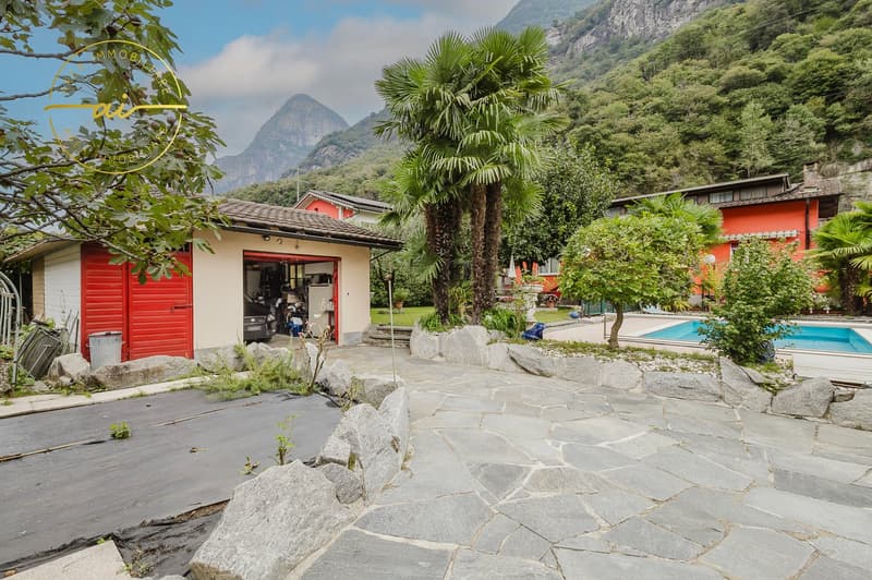 Einfamilienhaus mit Garten und Pool in Cresciano (2)