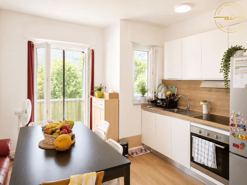 Wohnung mit 4 Zimmern renoviert (2)