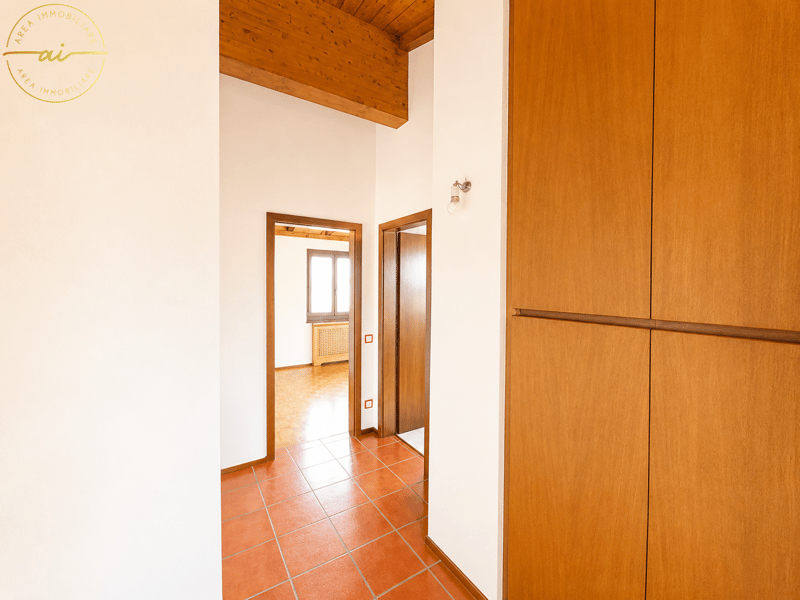 Geräumiges 5.5-Zimmer-Haus mit Garten in grüner Zone in Stabio (17)