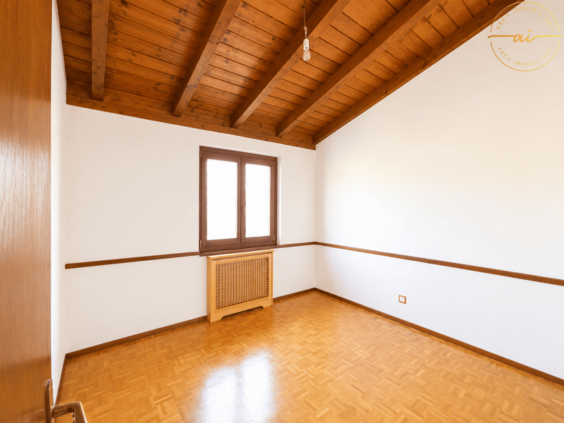 Geräumiges 5.5-Zimmer-Haus mit Garten in grüner Zone in Stabio (15)