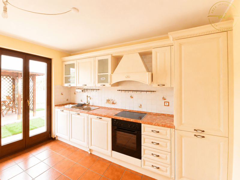 Geräumiges 5.5-Zimmer-Haus mit Garten in grüner Zone in Stabio (7)