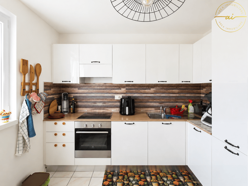 GERÄUMIGES 4.5-ZIMMER-WOHNUNG MIT BALKON IN MORBIO INFERIORE (1)