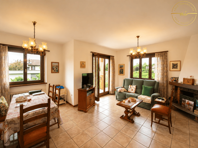 Independent House with Large Buildable Land (6)