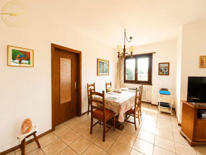 Independent House with Large Buildable Land (11)
