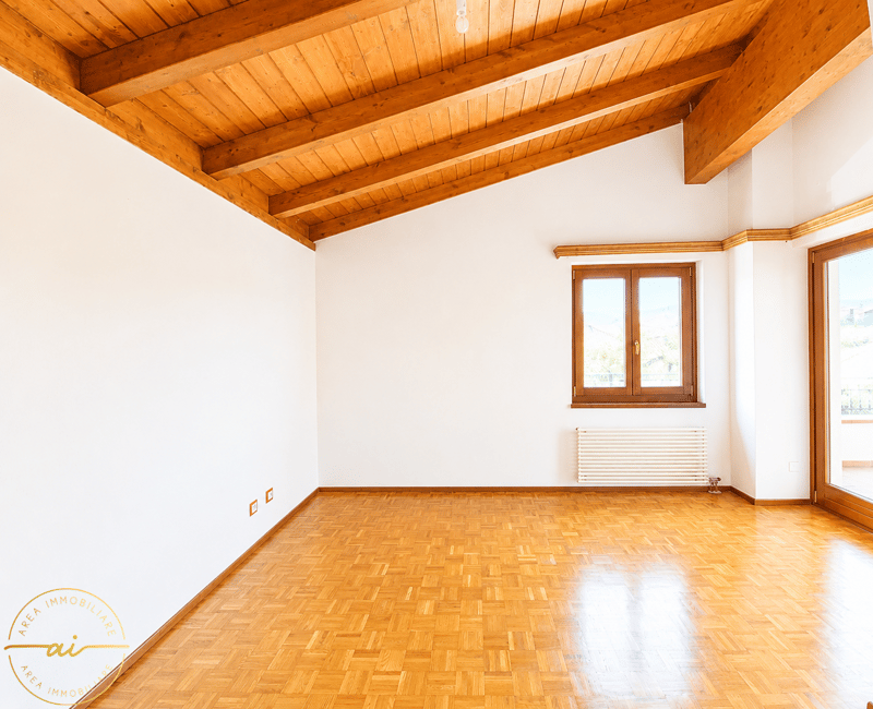 Vaste maison de 5.5 pièces avec jardin dans une zone verte à Stabio (13)