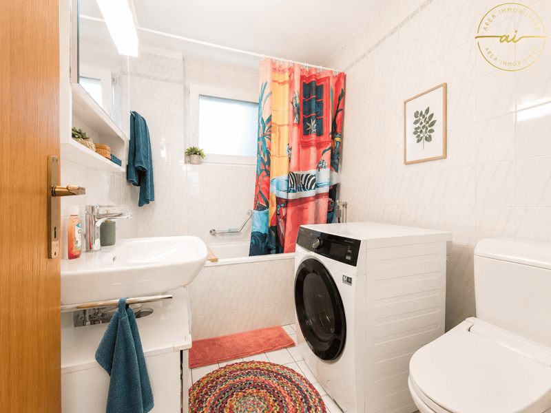 GERÄUMIGES 4.5-ZIMMER-WOHNUNG MIT BALKON IN MORBIO INFERIORE (11)